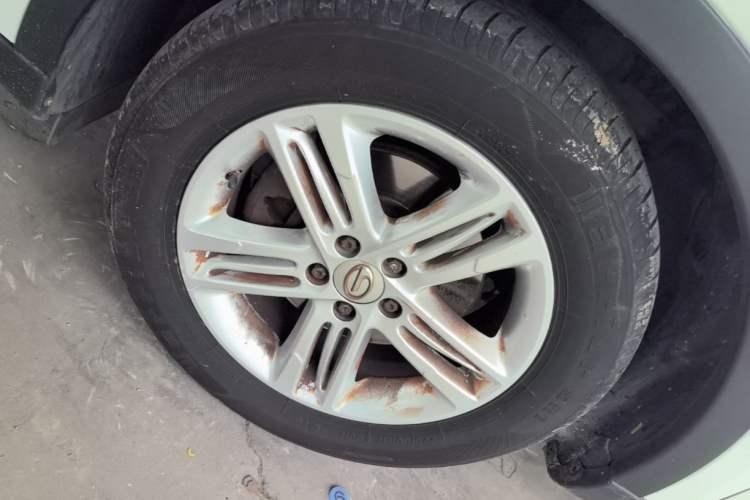 Used GAC Trumpchi GS5 2014 2.0L Automatic Two-Wheel Drive Anniversary Value Edition Left Front Wheel Hub