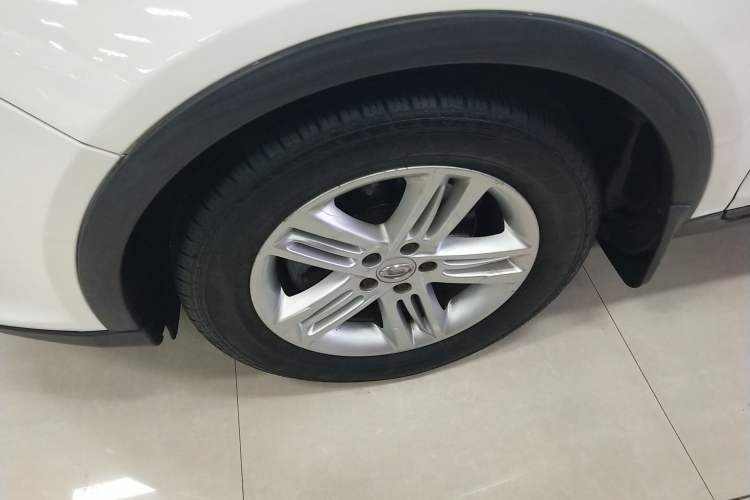 Used GAC Trumpchi GS5 2014 2.0L Automatic Two-Wheel Drive Deluxe Edition Left Front Wheel Hub
