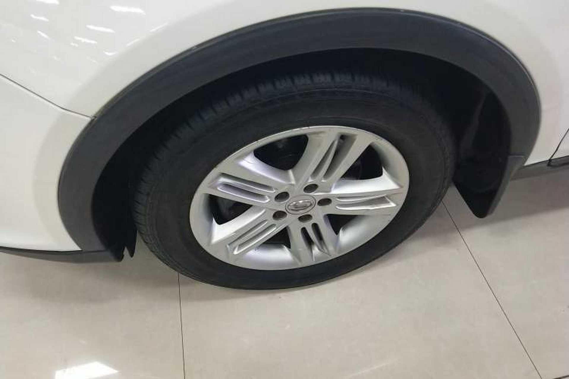 Used GAC Trumpchi GS5 2014 2.0L Automatic Two-Wheel Drive Deluxe Edition Left Front Wheel Hub