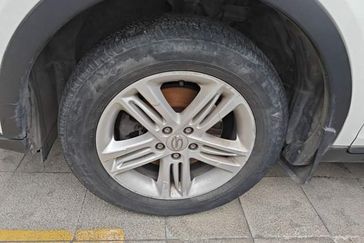 Used GAC Trumpchi GS5 2014 2.0L Automatic Two-Wheel Drive Deluxe Edition Left Front Wheel Hub