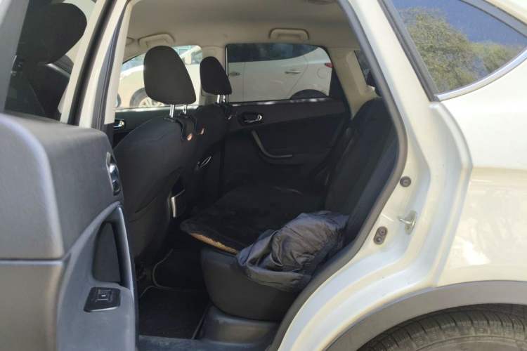 Used GAC Trumpchi GS5 2014 2.0L Automatic Two-Wheel Drive Deluxe Edition Left Rear Seat