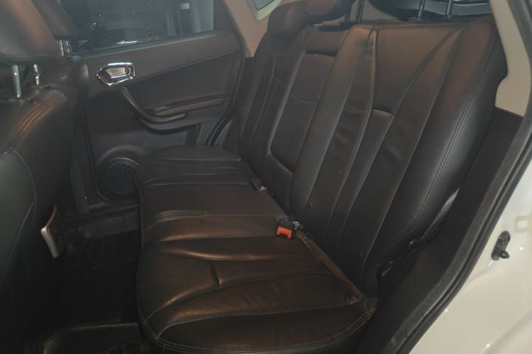 Used GAC Trumpchi GS5 2014 2.0L Automatic Two-Wheel Drive Anniversary Value Edition Left Rear Seat