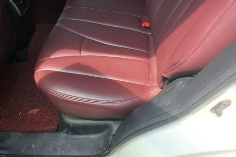 Used GAC Trumpchi GS5 2014 2.0L Automatic Two-Wheel Drive Deluxe Edition Left Rear Seat