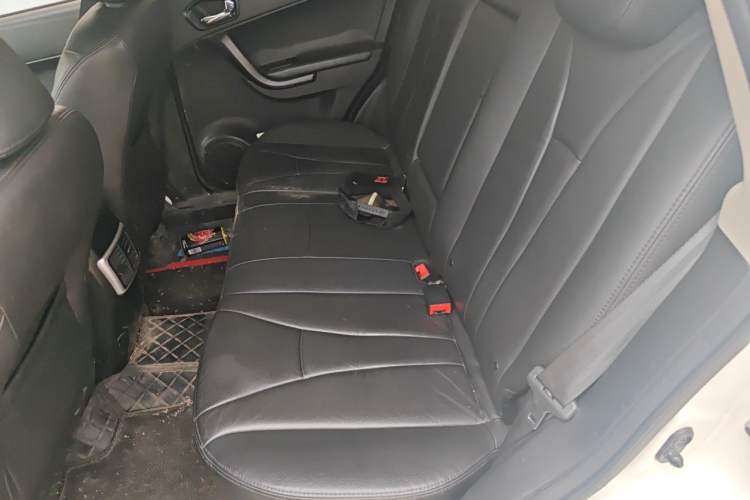 Used GAC Trumpchi GS5 2014 2.0L Automatic Two-Wheel Drive Anniversary Value Edition Left Rear Seat
