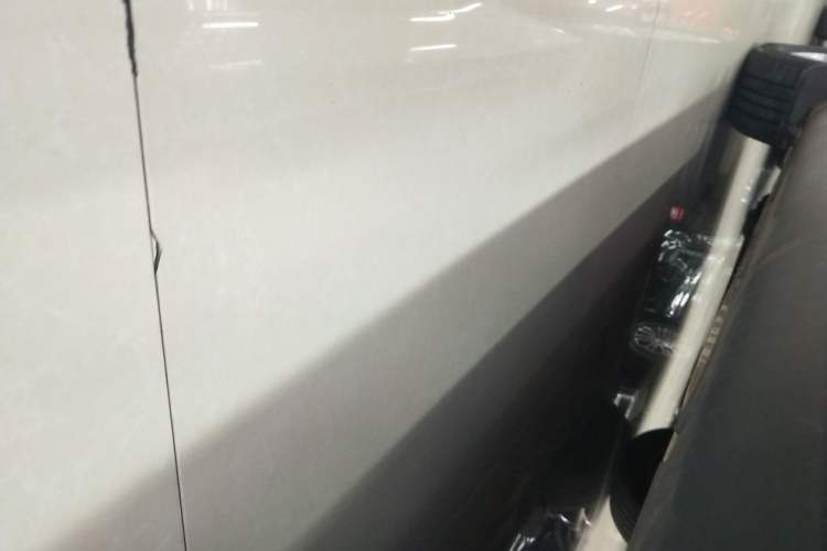 Used GAC Trumpchi GS5 2014 2.0L Automatic Two-Wheel Drive Deluxe Edition Left Side Sill