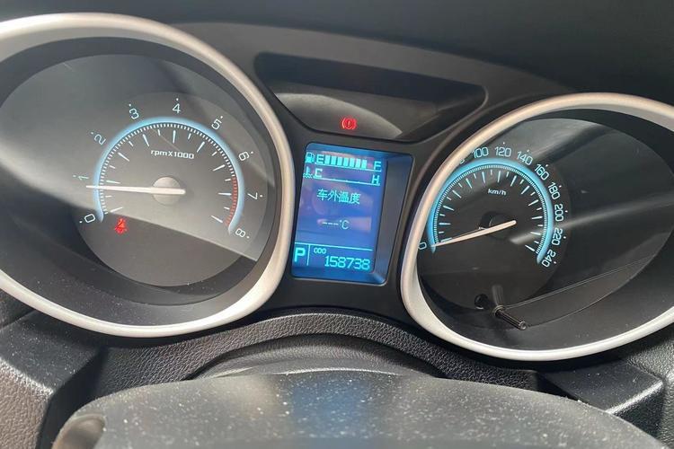 Used GAC Trumpchi GS5 2014 2.0L Automatic Two-Wheel Drive Anniversary Value Edition Odometer Close Up