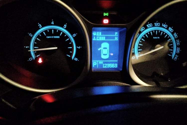 Used GAC Trumpchi GS5 2014 2.0L Automatic Two-Wheel Drive Deluxe Edition Odometer Close Up