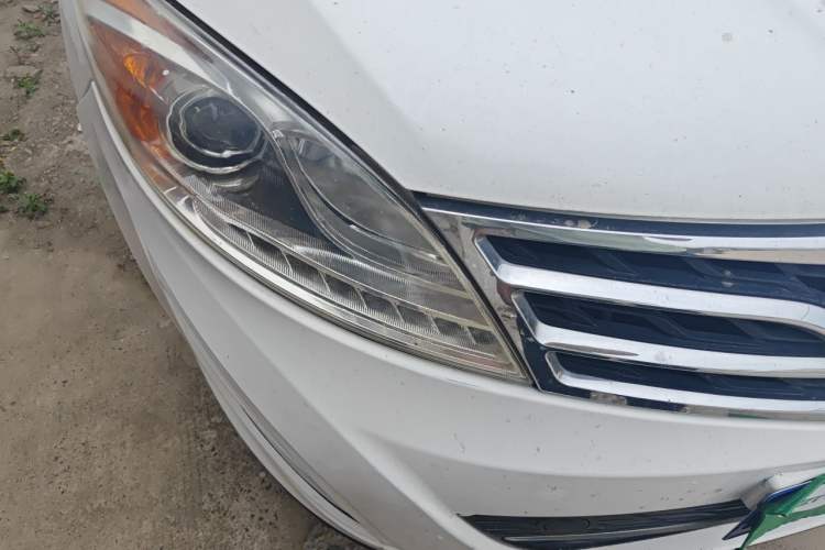 Used GAC Trumpchi GS5 2014 2.0L Automatic Two-Wheel Drive Anniversary Value Edition Right Front Headlight