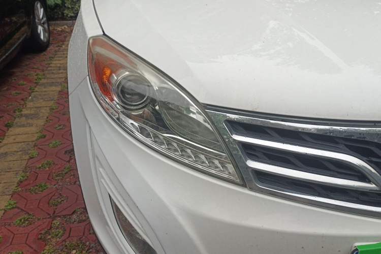 Used GAC Trumpchi GS5 2014 2.0L Automatic Two-Wheel Drive Anniversary Value Edition Right Front Headlight