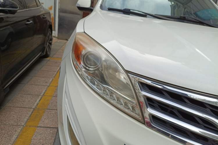 Used GAC Trumpchi GS5 2014 1.8T Automatic Two-Wheel Drive Supreme Edition Right Front Headlight