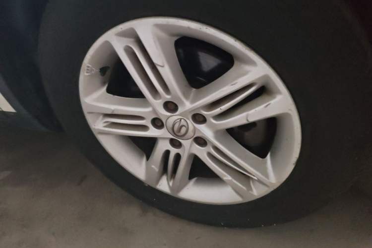 Used GAC Trumpchi GS5 2014 2.0L Automatic Two-Wheel Drive Deluxe Edition Right Front Wheel Hub