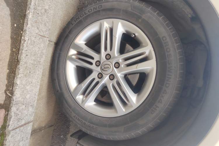 Used GAC Trumpchi GS5 2014 2.0L Manual Two-Wheel Drive Anniversary Value Edition Right Front Wheel Hub