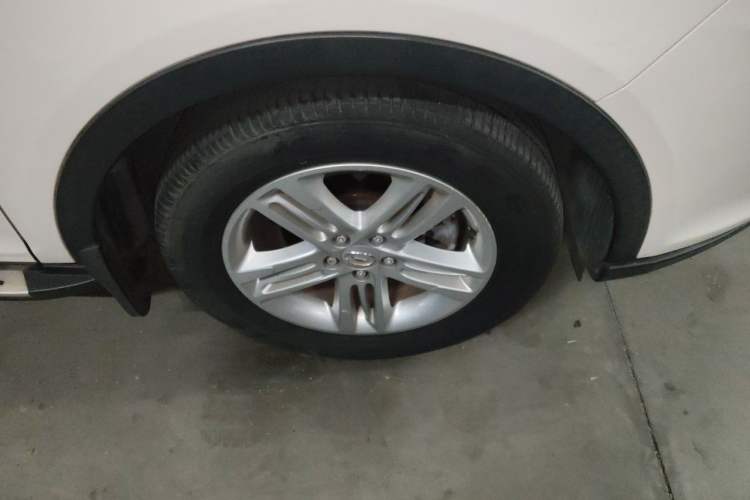 Used GAC Trumpchi GS5 2014 2.0L Automatic Two-Wheel Drive Deluxe Edition Right Front Wheel Hub