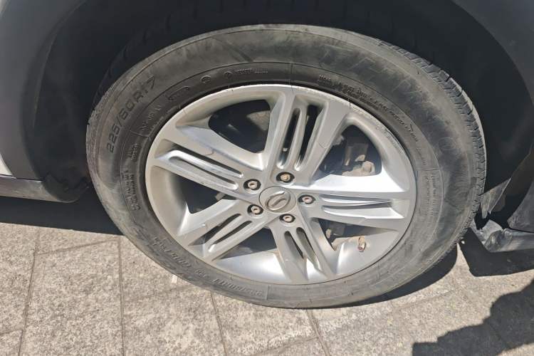 Used GAC Trumpchi GS5 2014 2.0L Automatic Two-Wheel Drive Deluxe Edition Right Front Wheel Hub