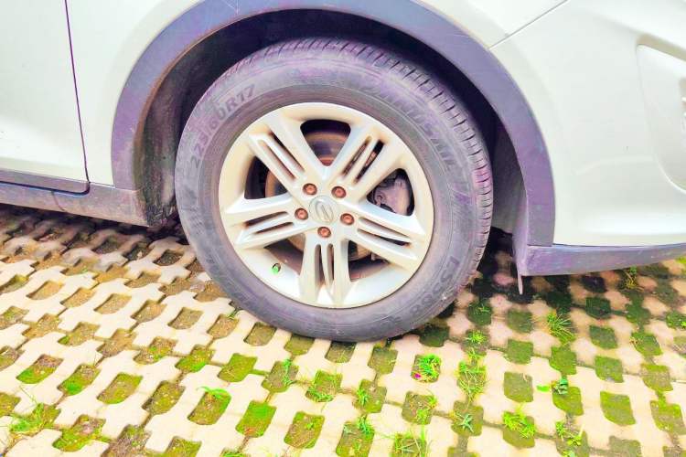 Used GAC Trumpchi GS5 2014 2.0L Automatic Two-Wheel Drive Deluxe Edition Right Front Wheel Hub