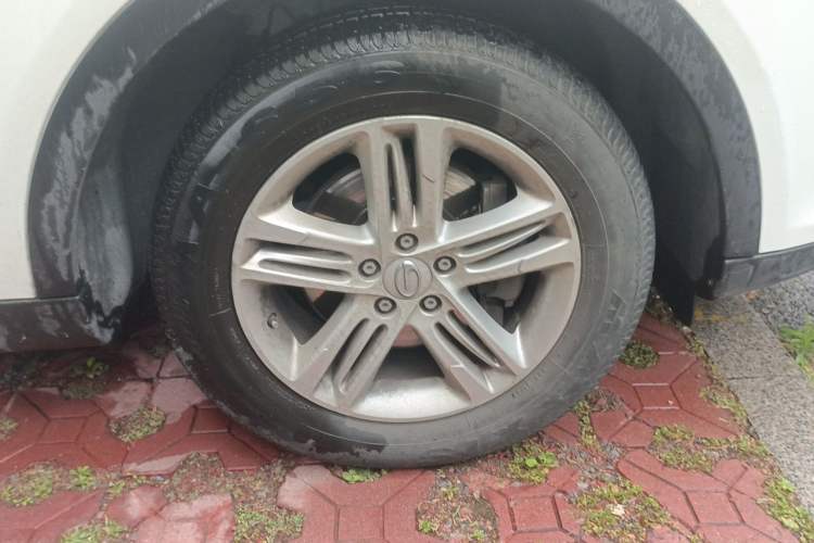 Used GAC Trumpchi GS5 2014 2.0L Automatic Two-Wheel Drive Anniversary Value Edition Right Front Wheel Hub