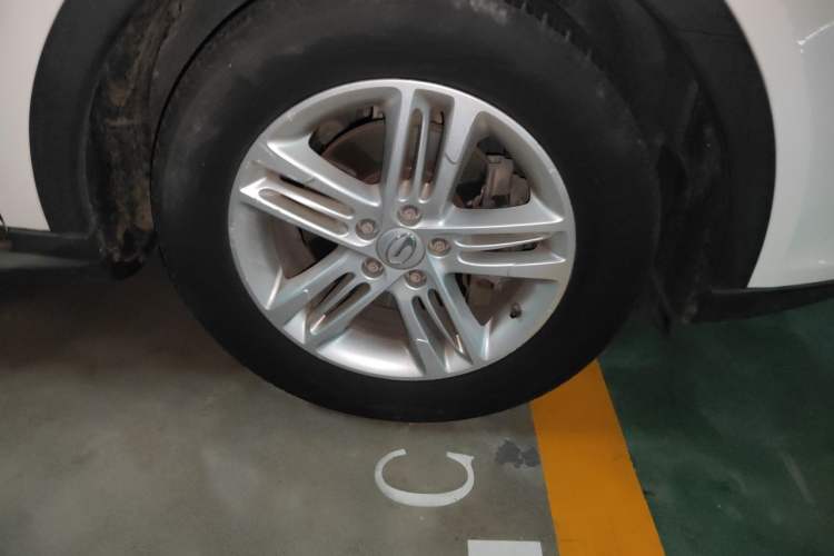 Used GAC Trumpchi GS5 2014 2.0L Automatic Two-Wheel Drive Anniversary Value Edition Right Front Wheel Hub