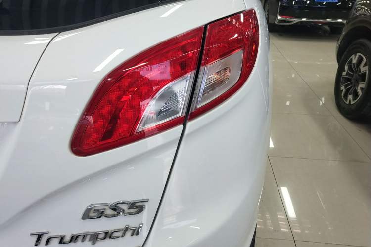 Used GAC Trumpchi GS5 2014 2.0L Automatic Two-Wheel Drive Deluxe Edition Right Rear Taillight
