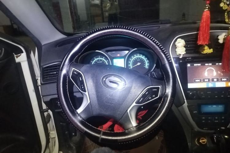 Used GAC Trumpchi GS5 2014 2.0L Automatic Two-Wheel Drive Deluxe Edition Steering Wheel