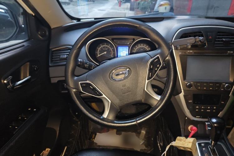 Used GAC Trumpchi GS5 2014 2.0L Automatic Two-Wheel Drive Deluxe Edition Steering Wheel