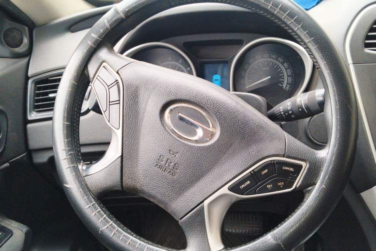 Used GAC Trumpchi GS5 2014 2.0L Automatic Two-Wheel Drive Deluxe Edition Steering Wheel