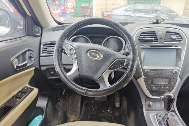 Used GAC Trumpchi GS5 2014 2.0L Automatic Two-Wheel Drive Deluxe Edition Steering Wheel