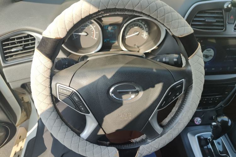 Used GAC Trumpchi GS5 2014 2.0L Automatic Two-Wheel Drive Deluxe Edition Steering Wheel