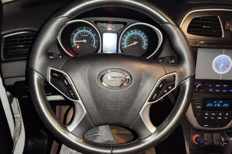 Used GAC Trumpchi GS5 2014 2.0L Automatic Two-Wheel Drive Deluxe Edition Steering Wheel