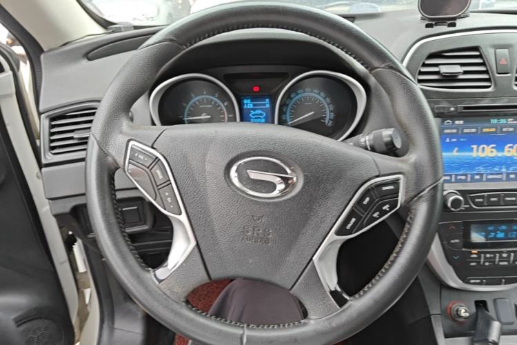 Used GAC Trumpchi GS5 2014 2.0L Automatic Two-Wheel Drive Deluxe Edition Steering Wheel