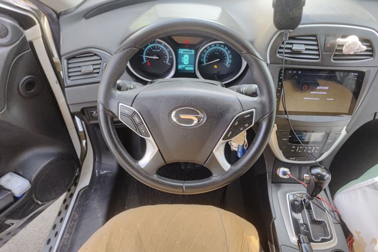 Used GAC Trumpchi GS5 2014 2.0L Automatic Two-Wheel Drive Deluxe Edition Steering Wheel
