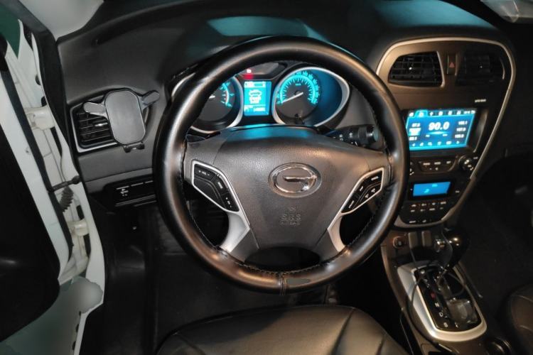 Used GAC Trumpchi GS5 2014 2.0L Automatic Two-Wheel Drive Anniversary Value Edition Steering Wheel