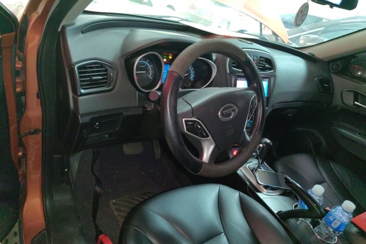 Used GAC Trumpchi GS5 2014 2.0L Automatic Two-Wheel Drive Deluxe Edition Interior 2