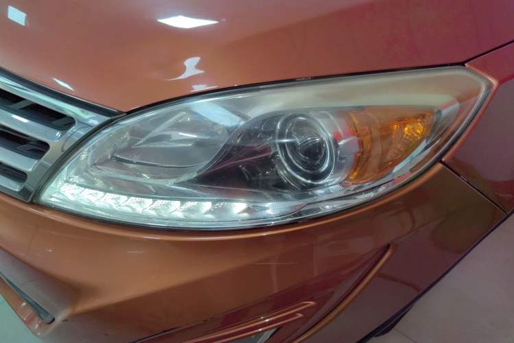 Used GAC Trumpchi GS5 2014 2.0L Automatic Two-Wheel Drive Deluxe Edition Left Front Headlight