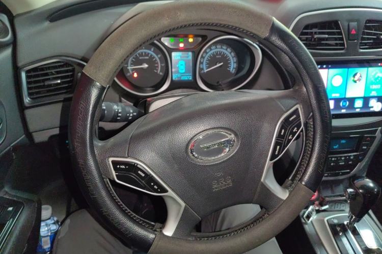 Used GAC Trumpchi GS5 2014 2.0L Automatic Two-Wheel Drive Deluxe Edition Steering Wheel