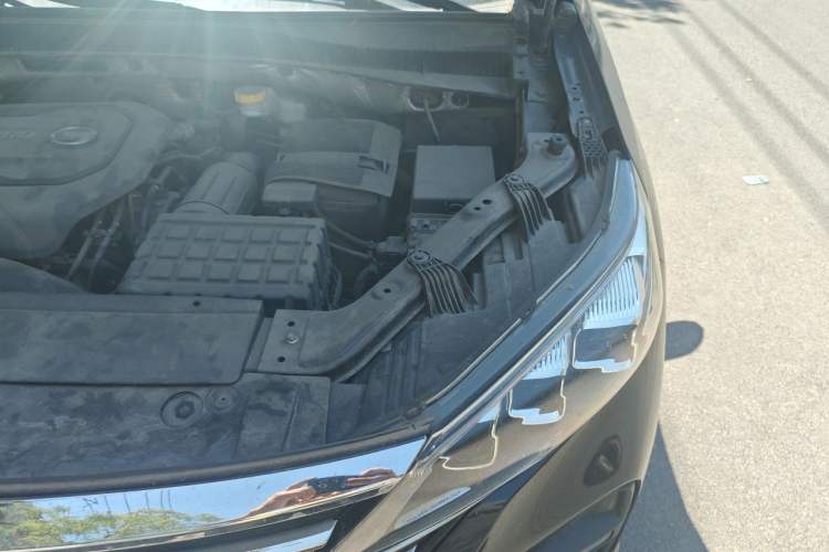 Used GAC Trumpchi GS5 2019 270T Automatic Luxury Edition Engine Bay Left