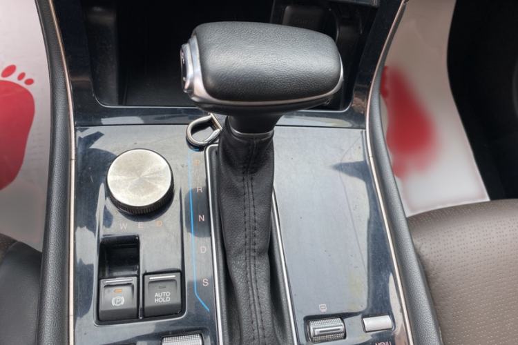 Used GAC Trumpchi GS5 2019 270T Automatic Luxury Edition Gear Lever