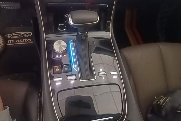 Used GAC Trumpchi GS5 2019 270T Automatic Elite Edition Gear Lever