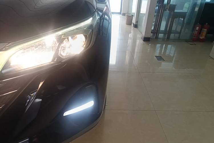 Used GAC Trumpchi GS5 2019 270T Automatic Elite Edition Left Front Headlight