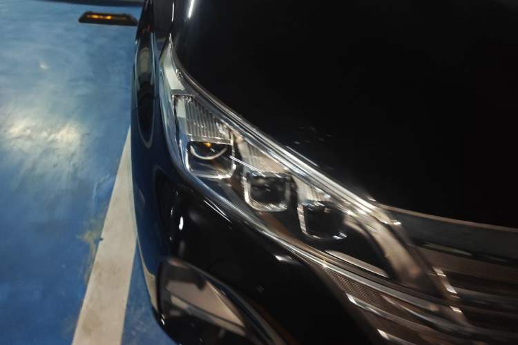 Used GAC Trumpchi GS5 2019 270T Automatic Luxury Edition Right Front Headlight