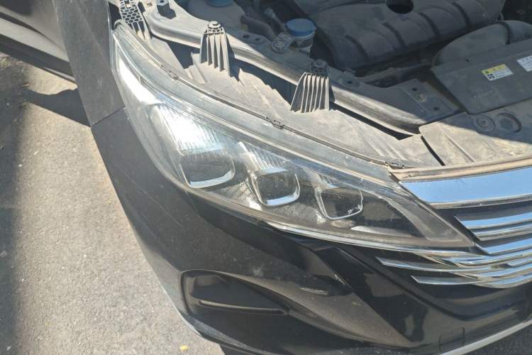 Used GAC Trumpchi GS5 2019 270T Automatic Luxury Edition Right Front Headlight