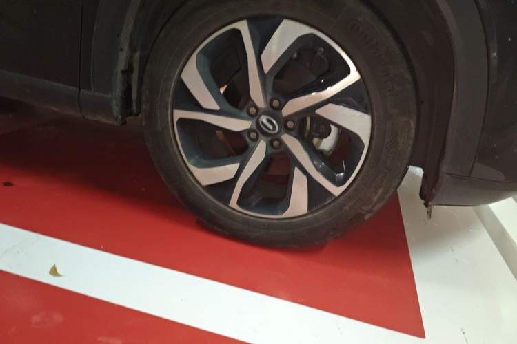 Used GAC Trumpchi GS5 2019 270T Automatic Luxury Edition Right Front Wheel Hub