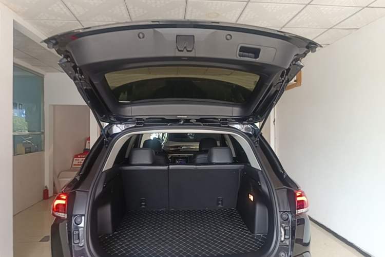 Used GAC Trumpchi GS5 2019 270T Automatic Elite Edition Trunk