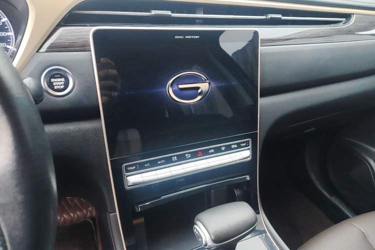Used GAC Trumpchi GS5 2019 270T Automatic Luxury Edition Audio And AC Panel
