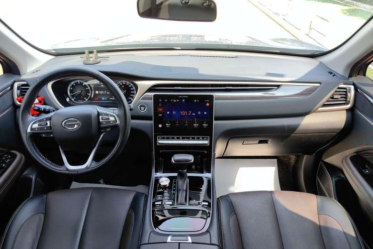 Used GAC Trumpchi GS5 2019 270T Automatic Luxury Edition Center Console