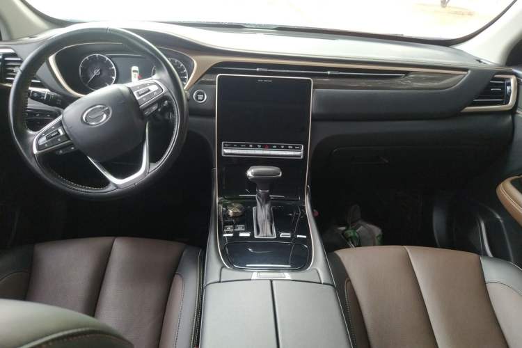 Used GAC Trumpchi GS5 2019 270T Automatic Luxury Edition Center Console