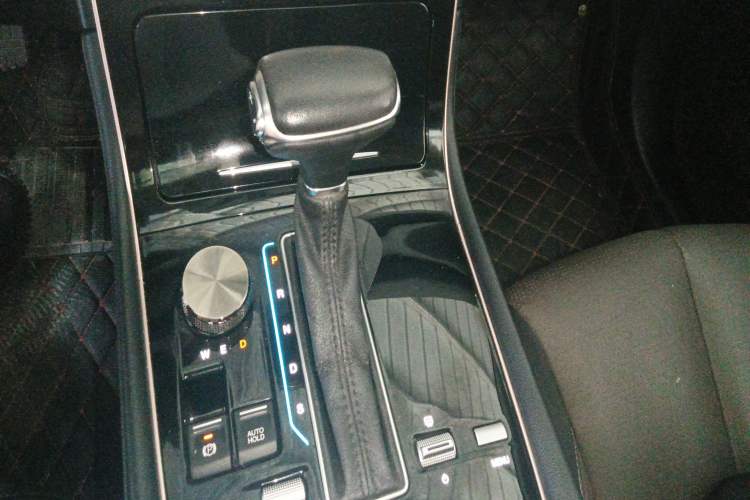 Used GAC Trumpchi GS5 2019 270T Automatic Luxury Edition Gear Lever