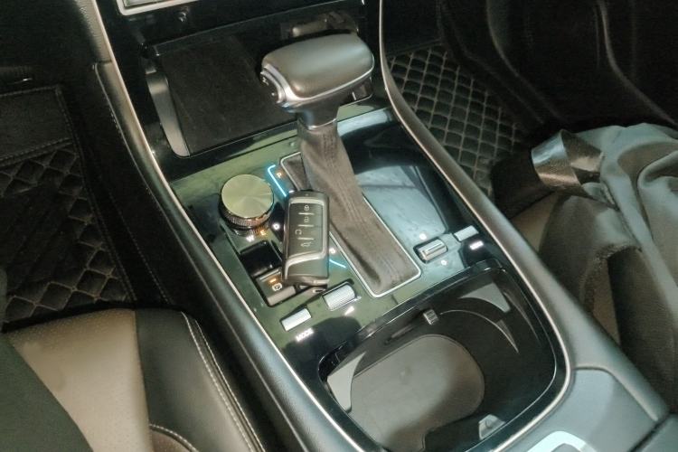 Used GAC Trumpchi GS5 2019 270T Automatic Luxury Edition Gear Lever