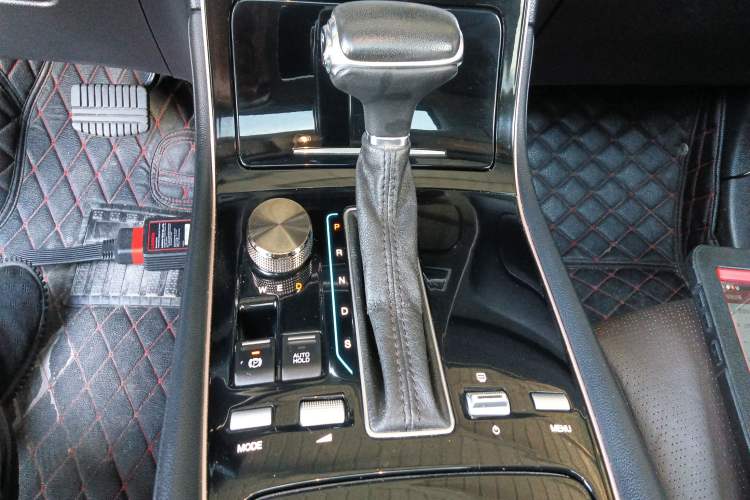 Used GAC Trumpchi GS5 2019 270T Automatic Luxury Edition Gear Lever