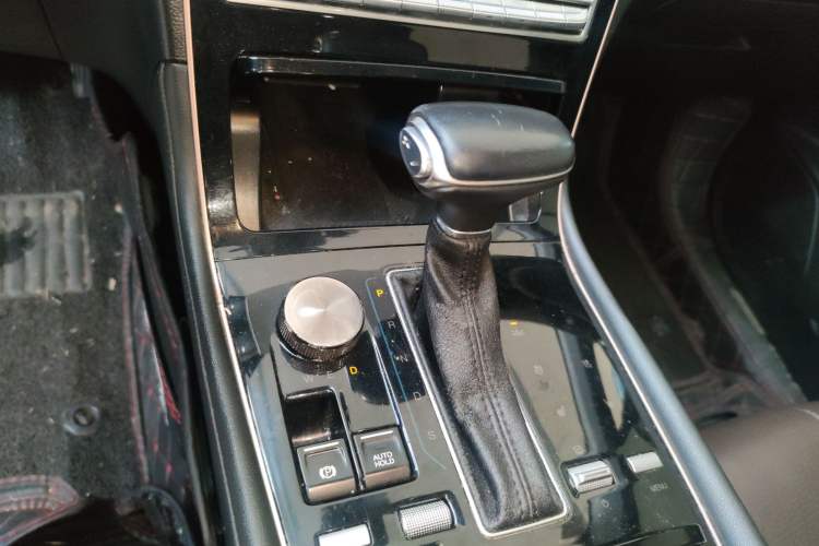 Used GAC Trumpchi GS5 2019 270T Automatic Luxury Edition Gear Lever