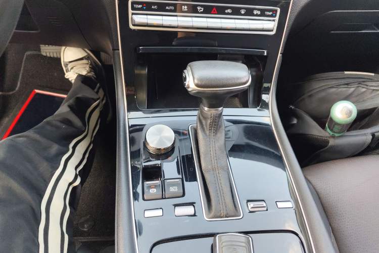 Used GAC Trumpchi GS5 2019 270T Automatic Luxury Edition Gear Lever